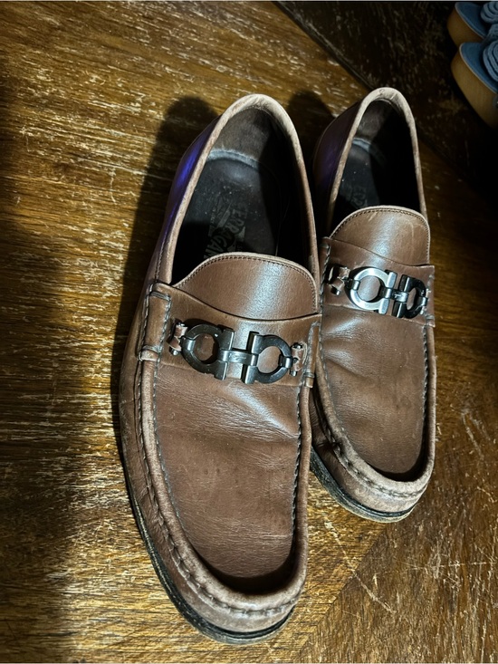 Salvatore Ferragamo’s Men\'s Brown Leather pre-loved Loafers main image 5